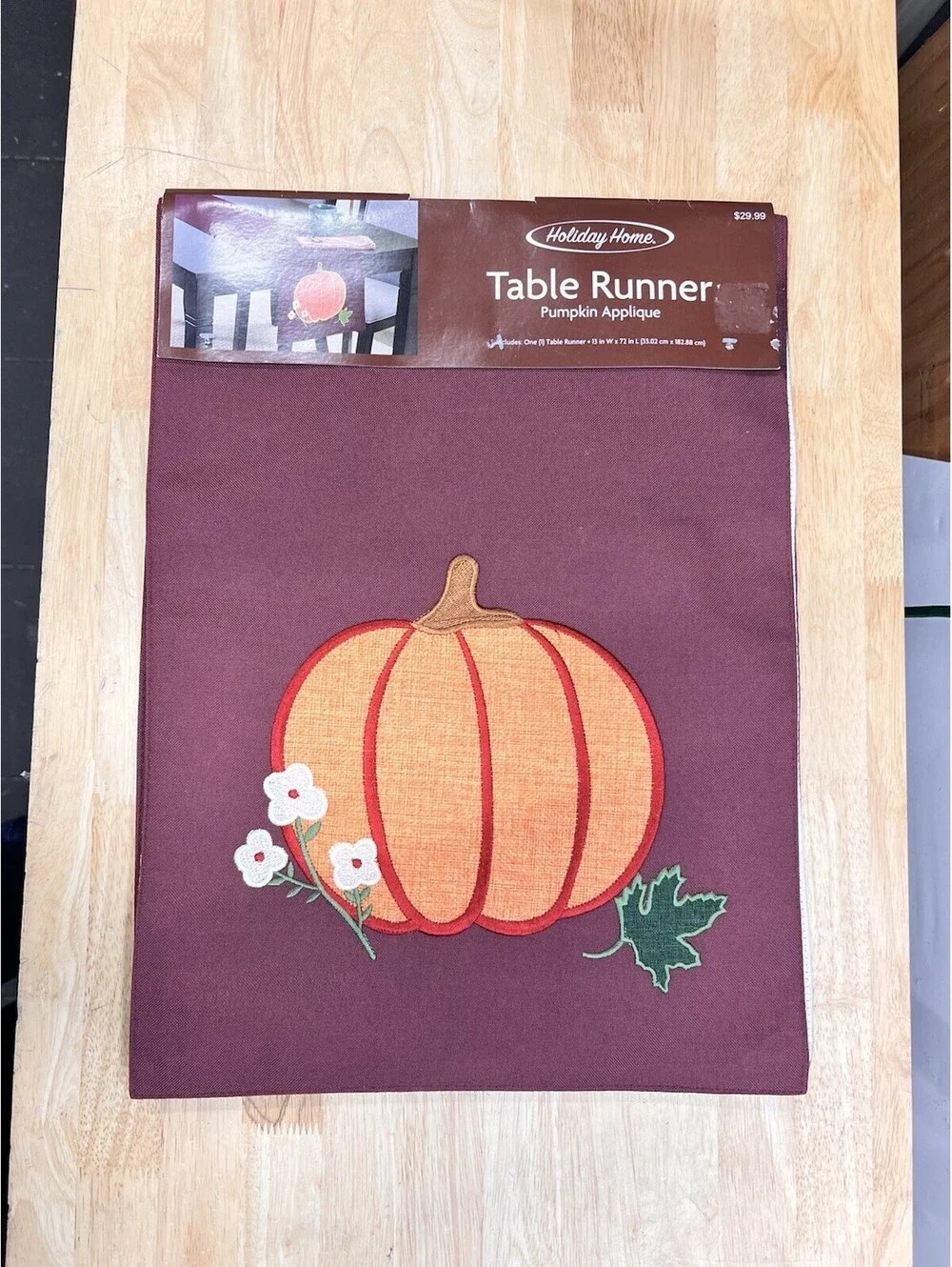 Table Runner Pumpkin •Holiday Home. 13 in W x 72 in L (33.02 cm x 182,88 cm)